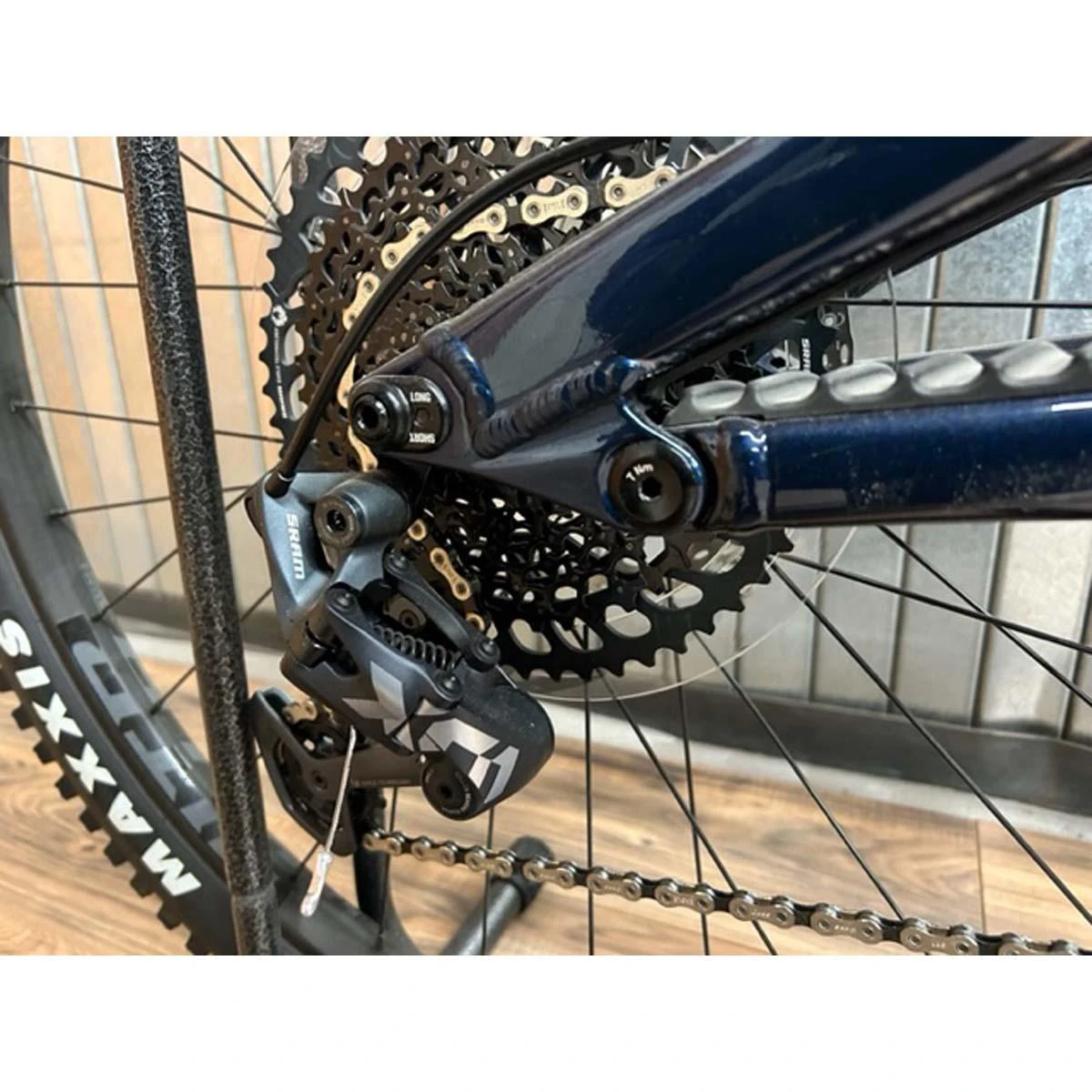 GT Force Carbon Pro LE Gloss Indigo Large 2022 Floor Model 8 GT Force Carbon Pro LE Gloss Indigo Large 2022 Floor Model - Image 8